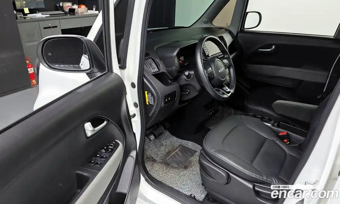 Kia Ray 2023 1.0 Автомат в Москве № 716200, фото 10