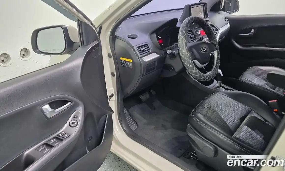 Kia Morning 2013 1.0 Автомат в Москве № 716202, фото 11