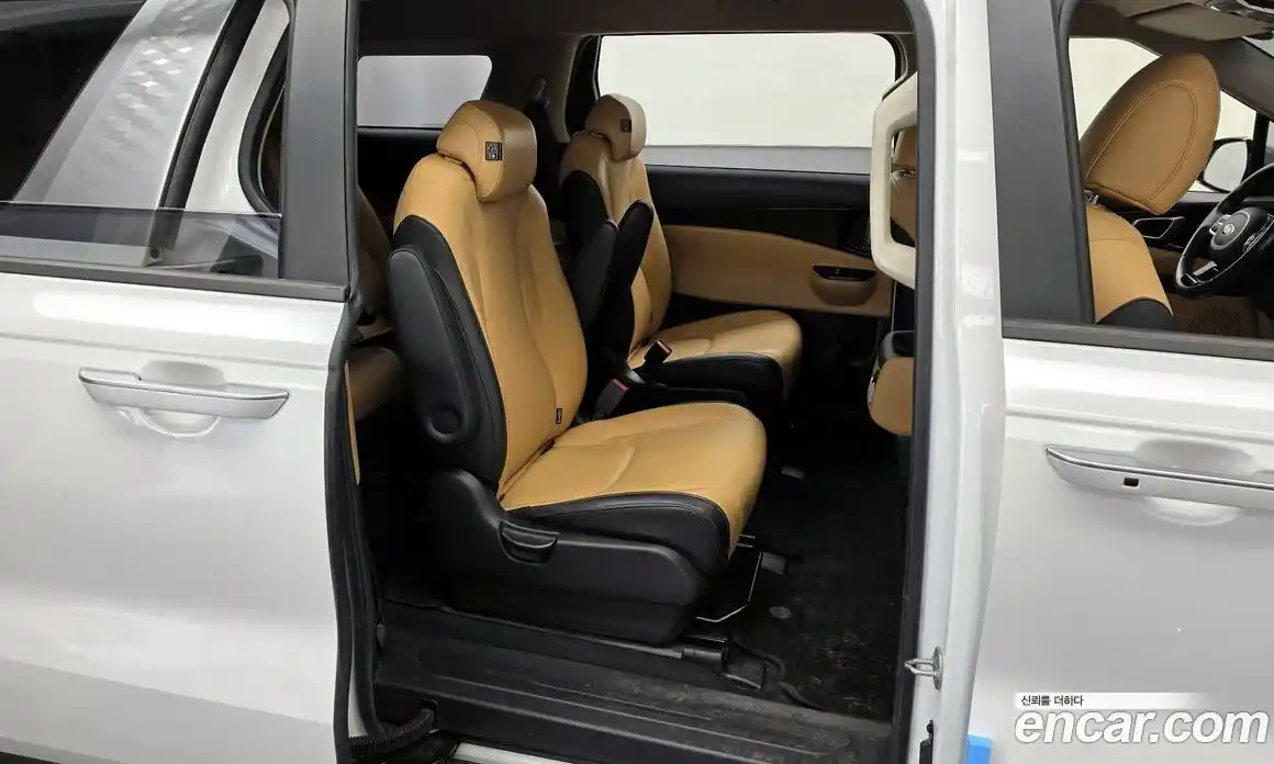 Kia Canival 2021 2.2 Автомат в Москве № 716389, фото 12