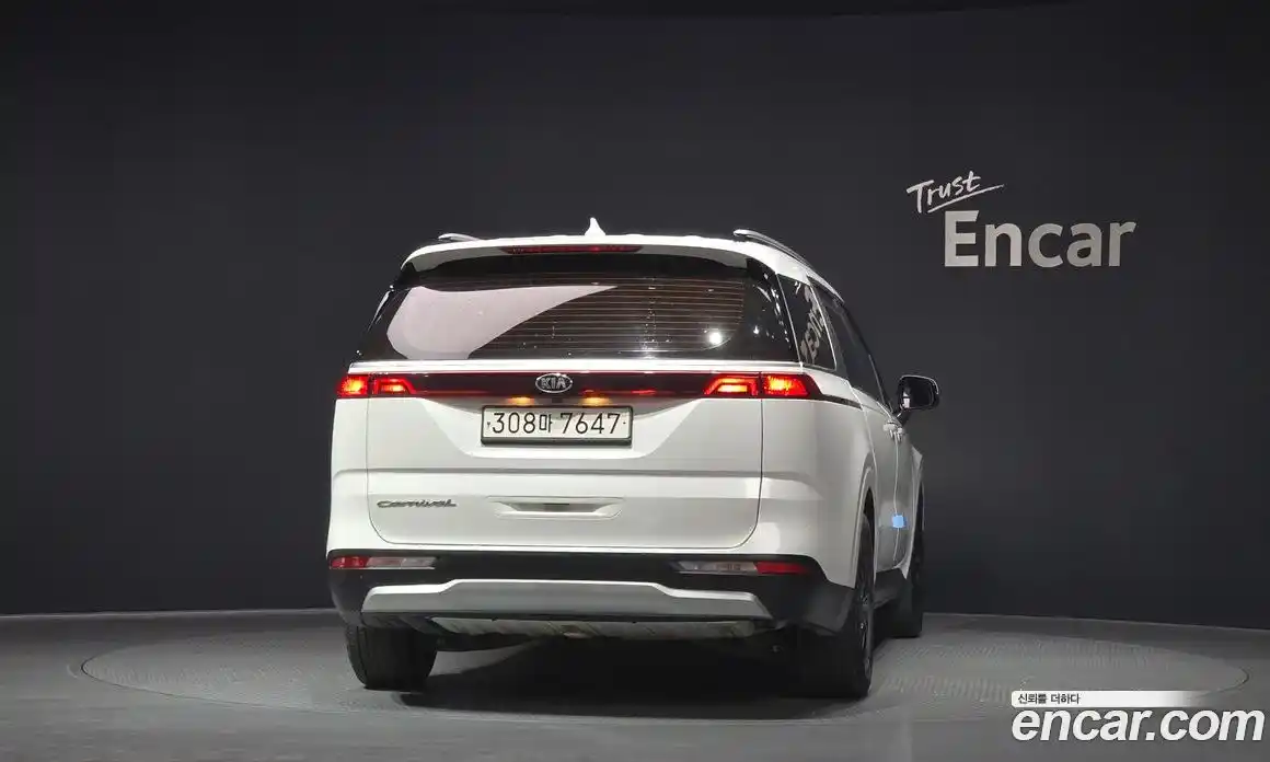 Kia Canival 2021 2.2 Автомат в Москве № 716389, фото 4