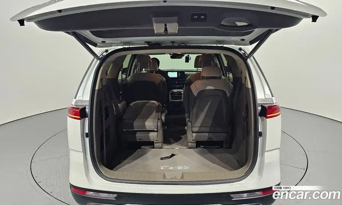 Kia Canival 2022 2.2 Автомат в Москве № 716612, фото 20