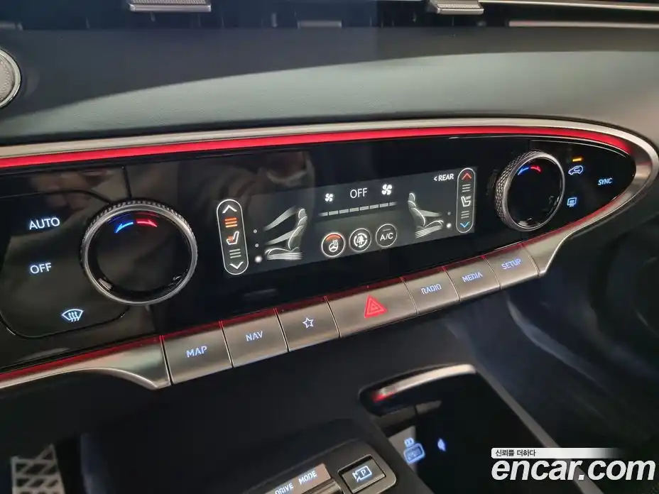 Genesis GV70 2021 2.5 Автомат в Москве № 716978, фото 18