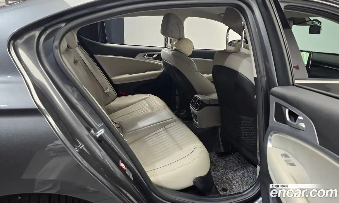 Genesis G70 2017 2.0 Автомат в Москве № 717256, фото 11