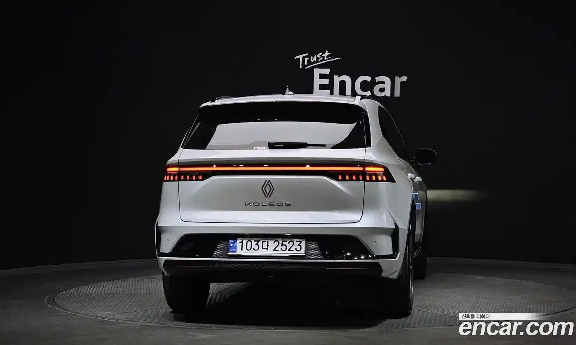 Renault Grand Koleos 2025 2.0 гидро в Москве № 719699, фото 4