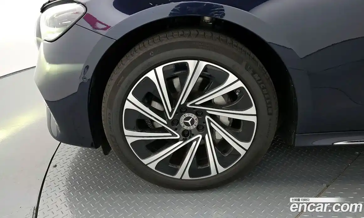 Mercedes-Benz E-Class 2025 2.0 Автомат в Москве № 721695, фото 5