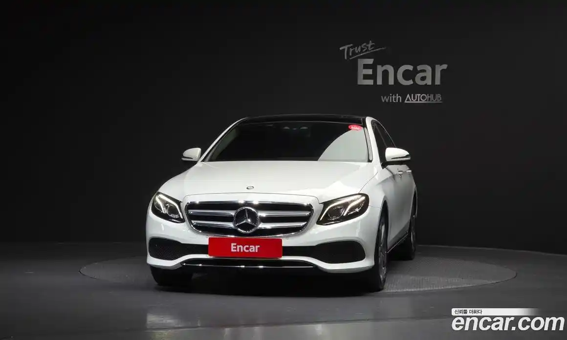 Mercedes-Benz E-Class 2017 2.0 Автомат в Москве № 722688, фото 3