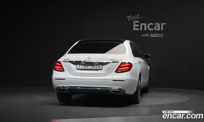 Mercedes-Benz E-Class 2017 2.0 Автомат в Москве № 722688, миниатюра 4