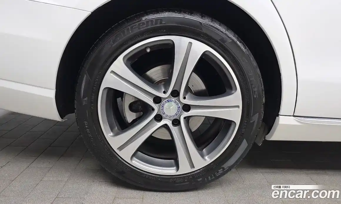 Mercedes-Benz E-Class 2017 2.0 Автомат в Москве № 722688, фото 5