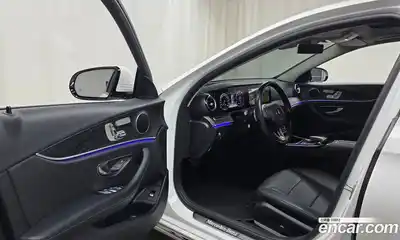 Mercedes-Benz E-Class 2017 2.0 Автомат в Москве № 722688, миниатюра 10