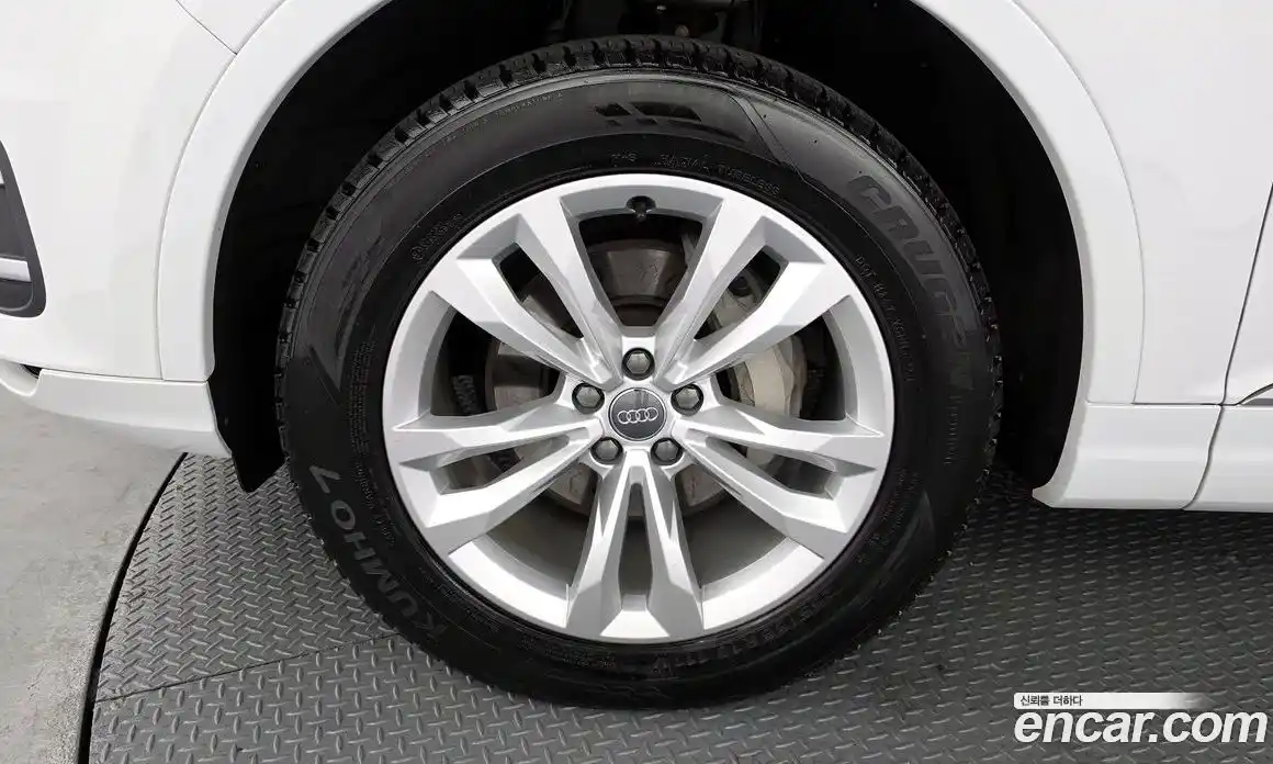 Audi Q7 2019 2.0 Автомат в Москве № 723401, фото 5