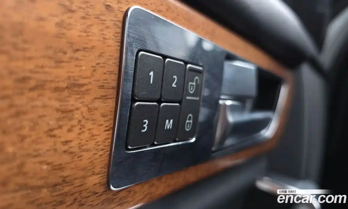 Land Rover Discovery 2014 3.0 Автомат в Москве № 724483, фото 19