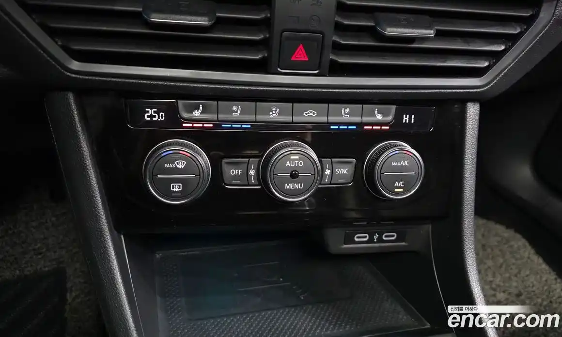 Volkswagen Jetta 2023 1.5 Автомат в Москве № 725087, фото 17