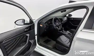 Volkswagen Jetta 2023 1.5 Автомат в Москве № 725087, миниатюра 10