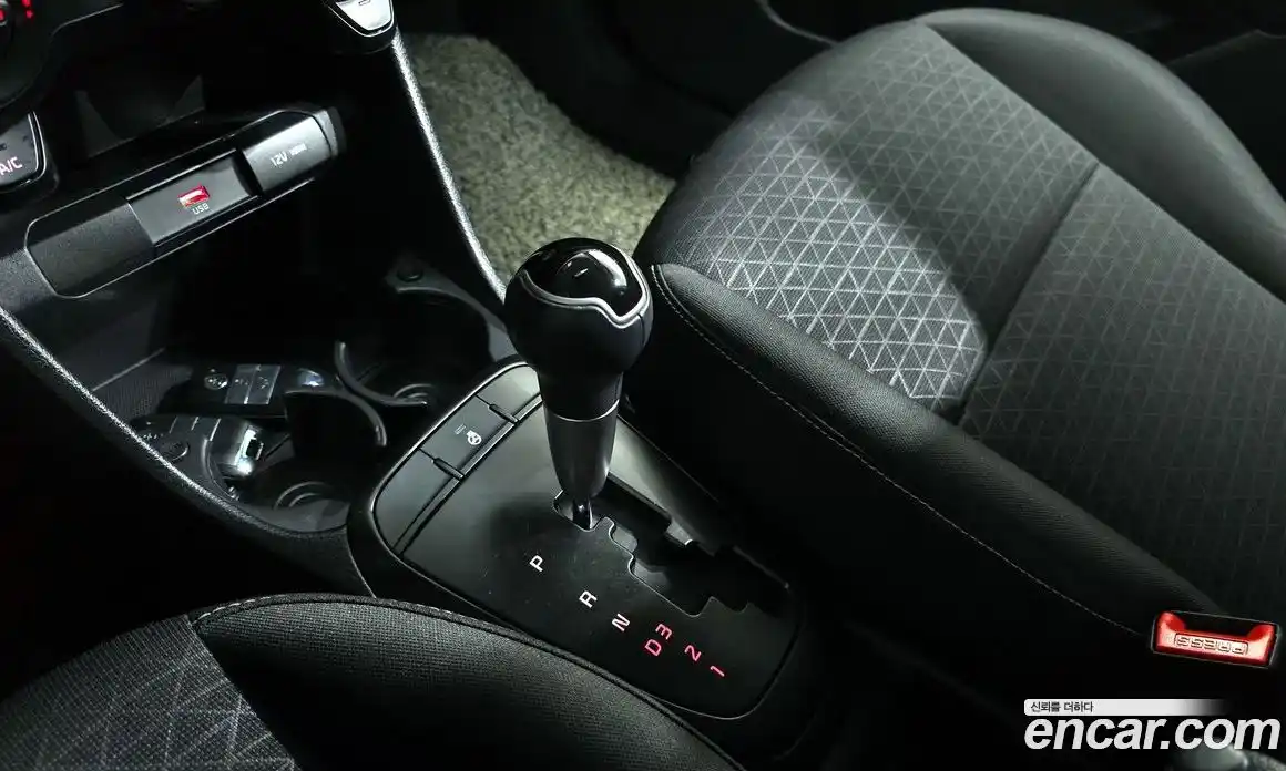 Kia Morning 2023 1.0 Автомат в Москве № 746217, фото 9