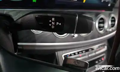 Mercedes-Benz E-Class 2021 1.9 Автомат в Москве № 749264, миниатюра 9