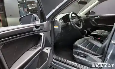 Volkswagen Tiguan 2022 2.0 Автомат в Москве № 750066, миниатюра 11