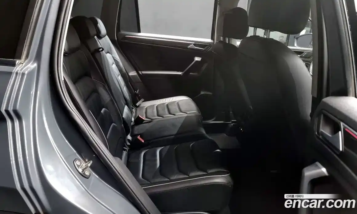 Volkswagen Tiguan 2022 2.0 Автомат в Москве № 750066, фото 12