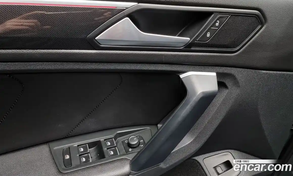 Volkswagen Tiguan 2022 2.0 Автомат в Москве № 750066, фото 17