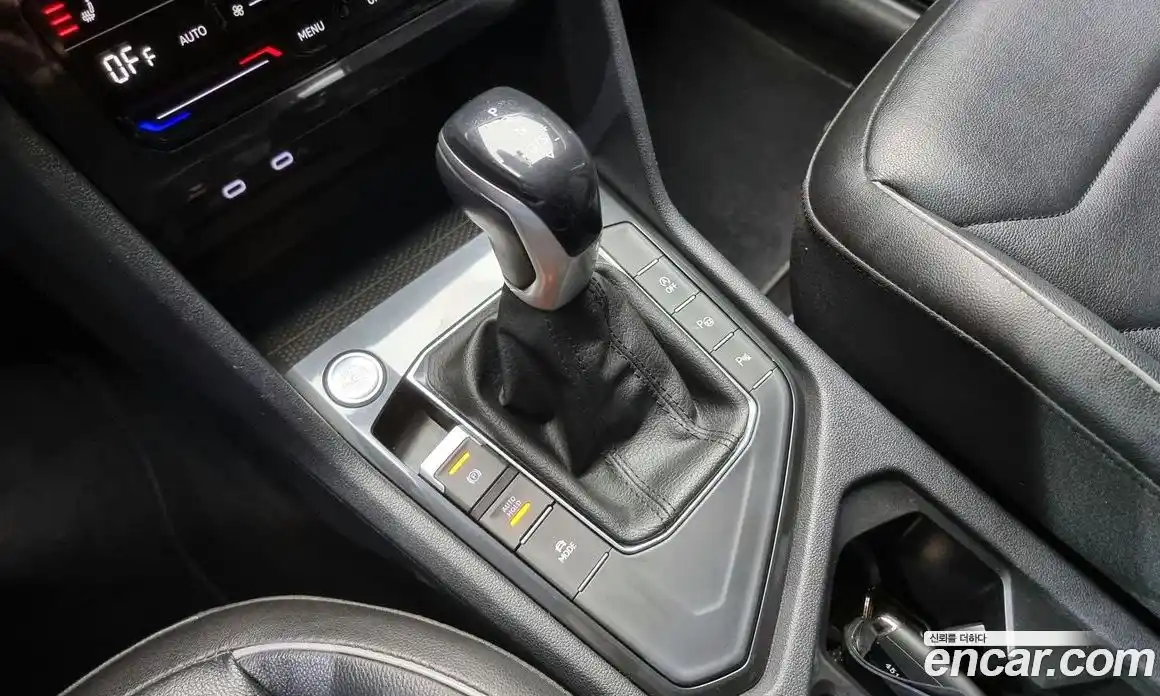 Volkswagen Tiguan 2022 2.0 Автомат в Москве № 750066, фото 9