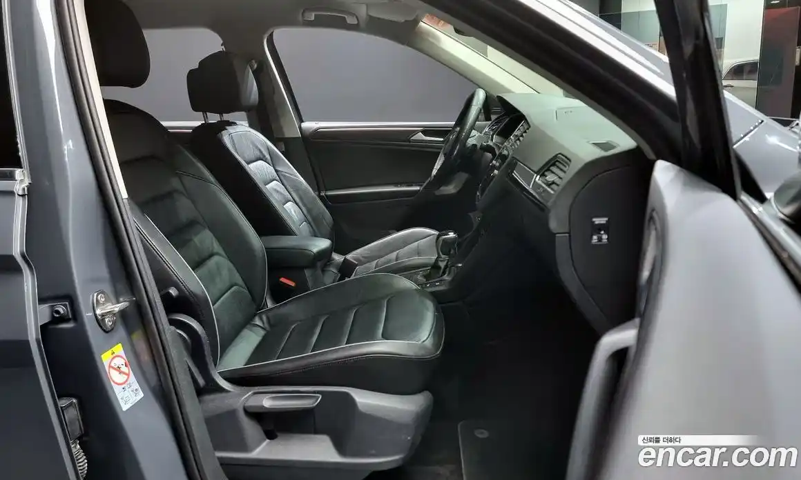 Volkswagen Tiguan 2022 2.0 Автомат в Москве № 750066, фото 10