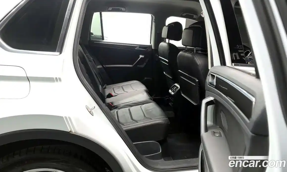 Volkswagen Tiguan 2020 2.0 Автомат в Москве № 750110, фото 12