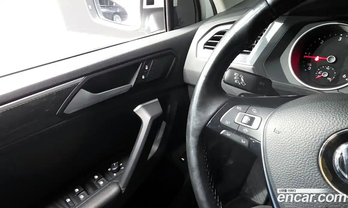 Volkswagen Tiguan 2020 2.0 Автомат в Москве № 750110, фото 18