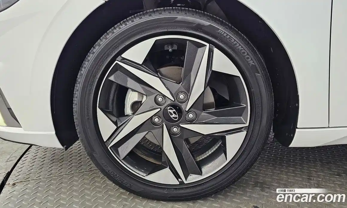 Hyundai Avante 2023 1.6 Автомат в Москве № 756333, фото 5