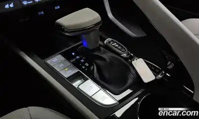 Hyundai Avante 2023 1.6 Автомат в Москве № 756333, миниатюра 9