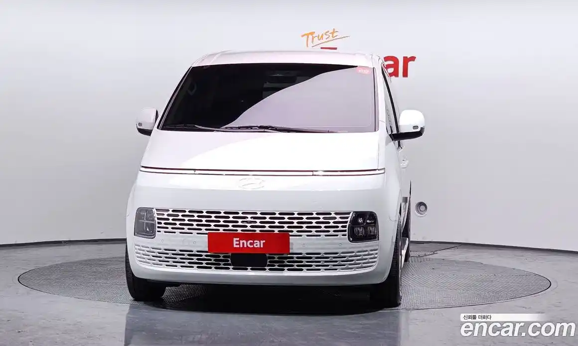 Hyundai Staria 2025 3.5 Автомат в Москве № 756504, фото 3