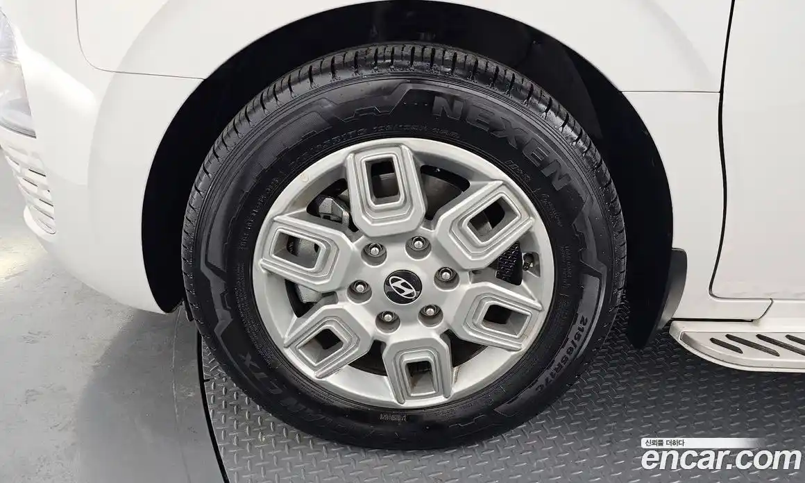 Hyundai Staria 2025 3.5 Автомат в Москве № 756504, фото 5