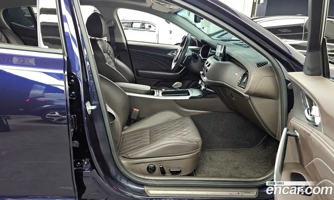 Kia Stinger 2023 2.5 Автомат в Москве № 757285, фото 11