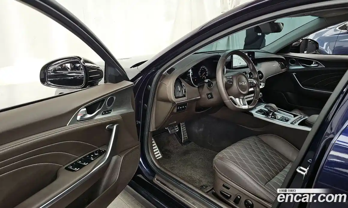 Kia Stinger 2023 2.5 Автомат в Москве № 757285, фото 10