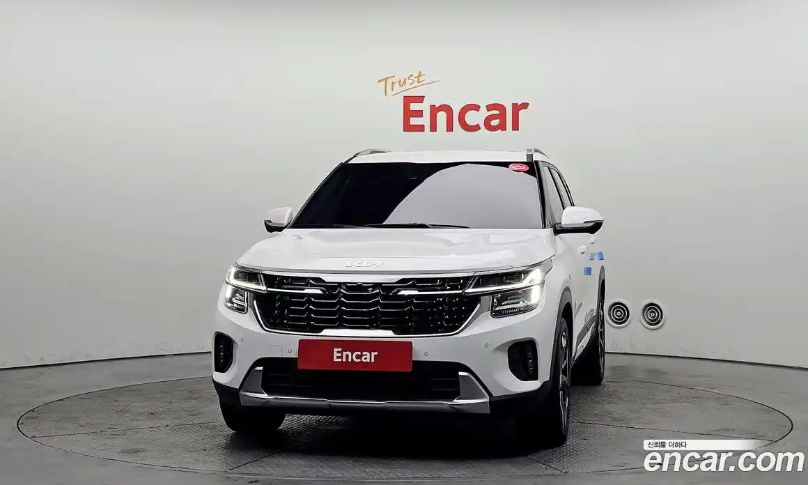 Kia Seltos 2023 1.6 Автомат в Москве № 757439, фото 3