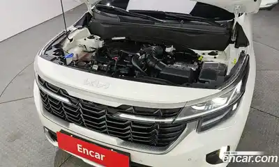 Kia Seltos 2023 1.6 Автомат в Москве № 757439, миниатюра 6