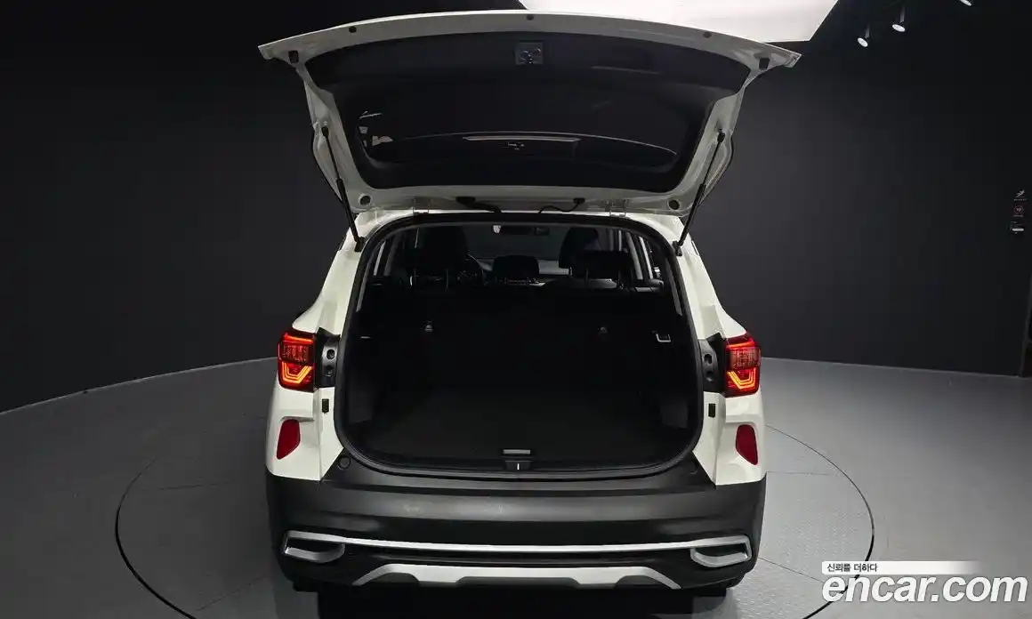 Kia Seltos 2020 1.6 Автомат в Москве № 757656, фото 20