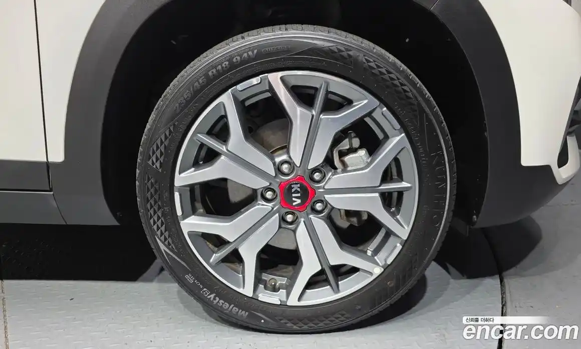 Kia Seltos 2020 1.6 Автомат в Москве № 757656, фото 5