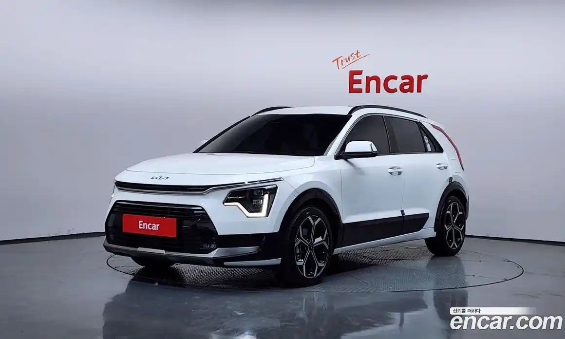 Kia Niro 2023 1.6 Автомат в Москве № 758263, фото 1