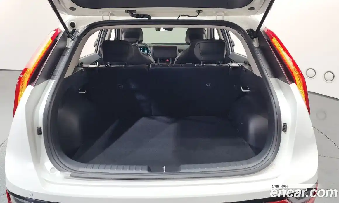 Kia Niro 2023 1.6 Автомат в Москве № 758263, фото 20