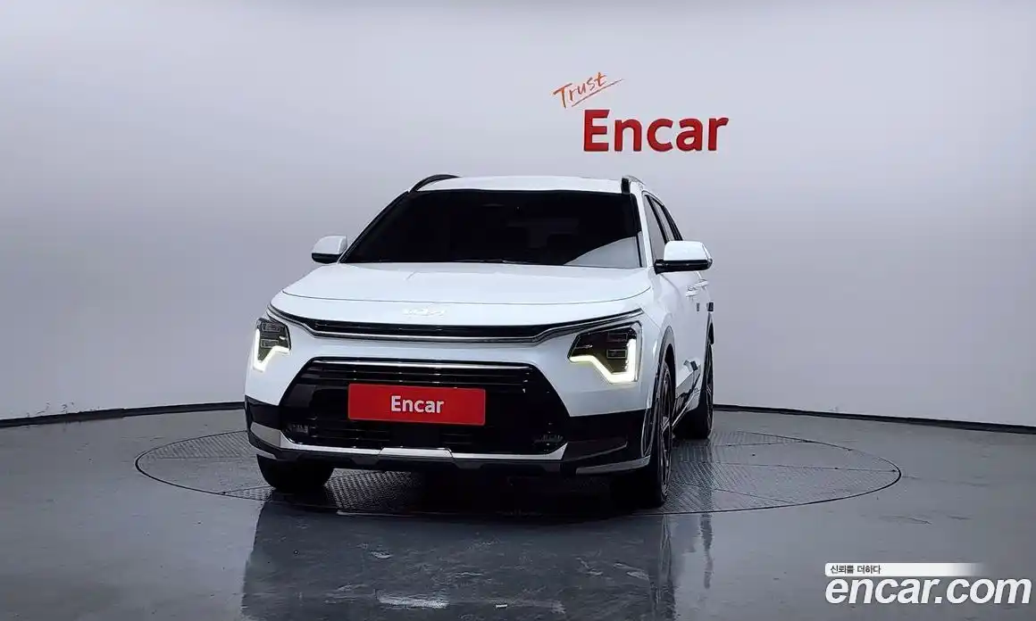 Kia Niro 2023 1.6 Автомат в Москве № 758263, фото 3