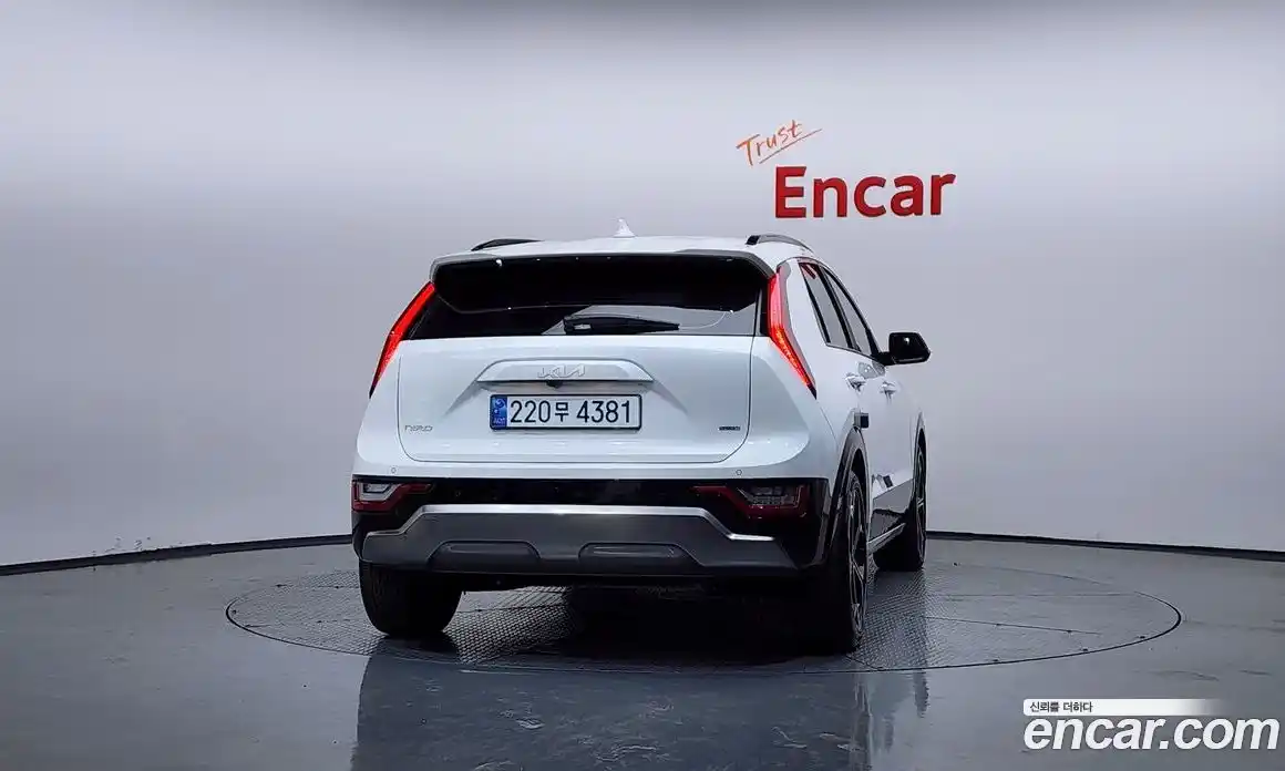 Kia Niro 2023 1.6 Автомат в Москве № 758263, фото 4