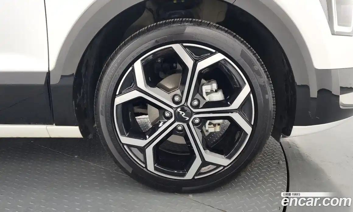 Kia Niro 2023 1.6 Автомат в Москве № 758263, фото 5