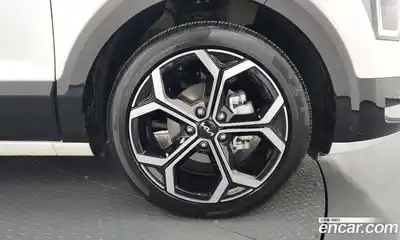 Kia Niro 2023 1.6 Автомат в Москве № 758263, миниатюра 5