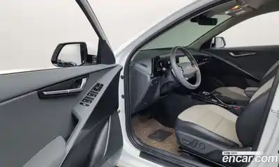 Kia Niro 2023 1.6 Автомат в Москве № 758263, миниатюра 10