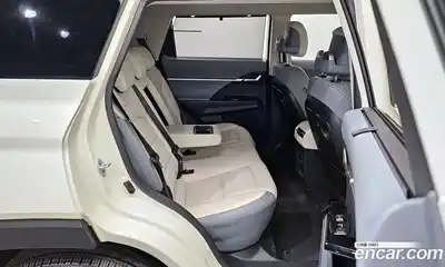 SsangYong Torres 2023 0.2 Автомат в Москве № 759588, миниатюра 11