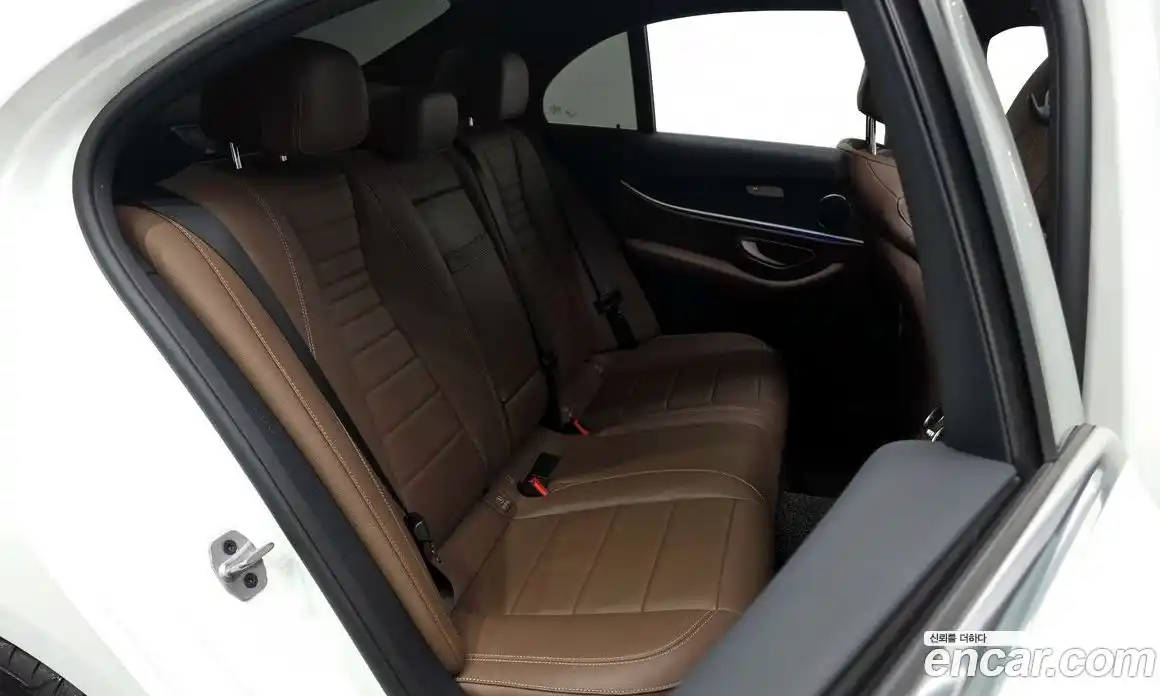 Mercedes-Benz E-Class 2023 2.0 Автомат в Москве № 763948, фото 12