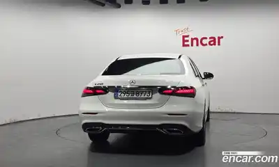 Mercedes-Benz E-Class 2023 2.0 Автомат в Москве № 763948, миниатюра 4