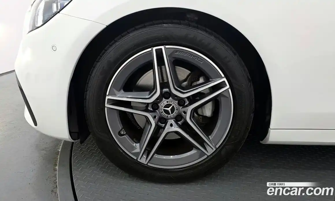 Mercedes-Benz E-Class 2023 2.0 Автомат в Москве № 763948, фото 5