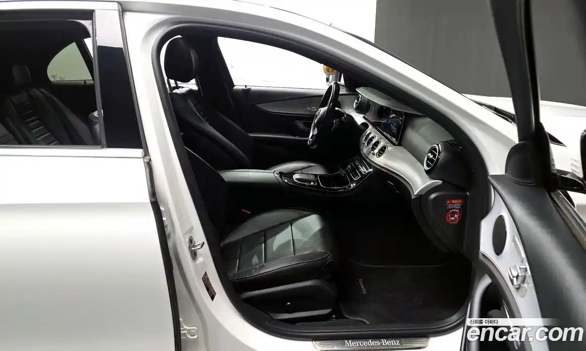 Mercedes-Benz E-Class 2021 2.0 Автомат в Москве № 764649, фото 11