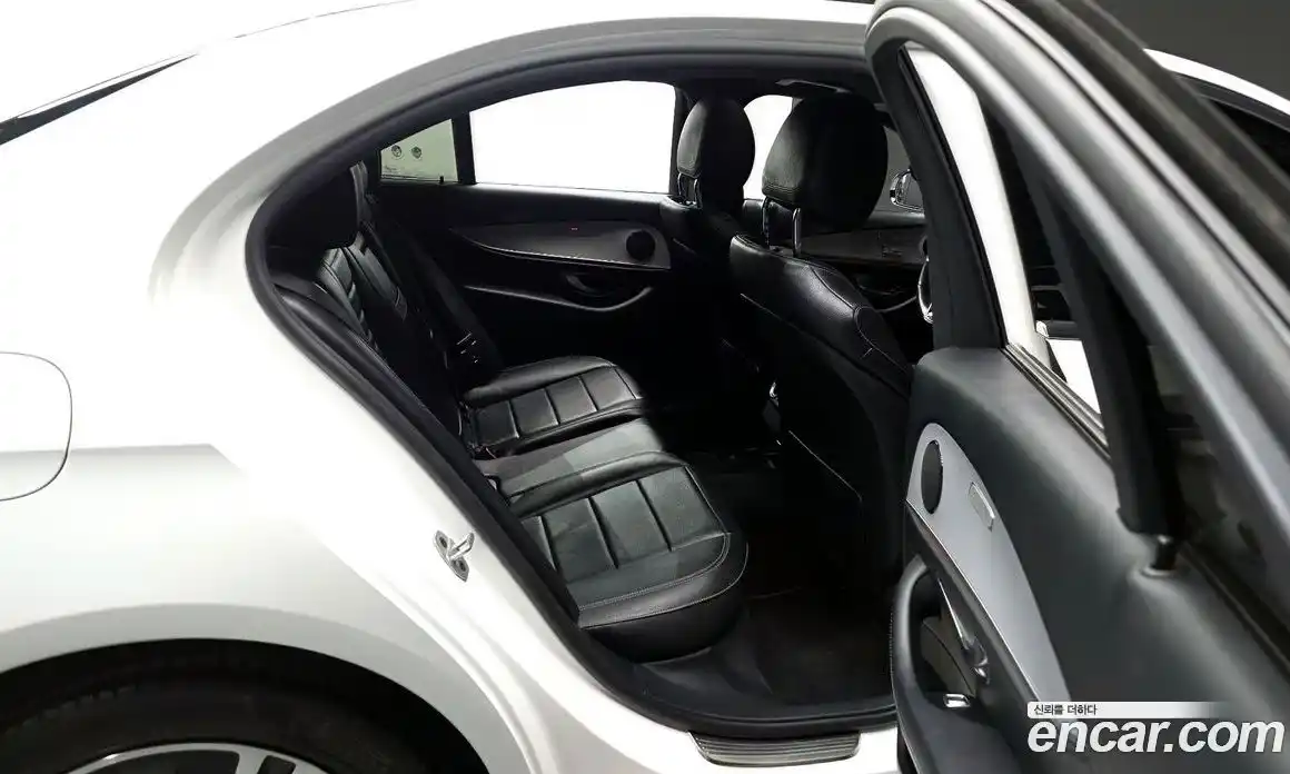 Mercedes-Benz E-Class 2021 2.0 Автомат в Москве № 764649, фото 12