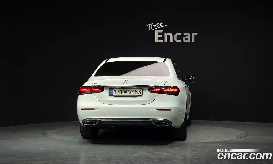 Mercedes-Benz E-Class 2021 2.0 Автомат в Москве № 764649, фото 4